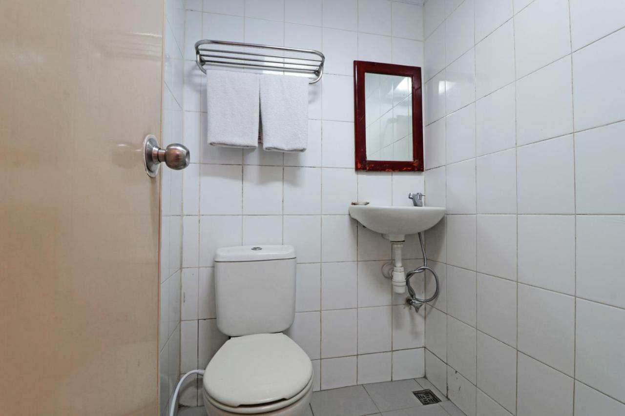 Mutiara Sari Hotel Макасар Екстериор снимка