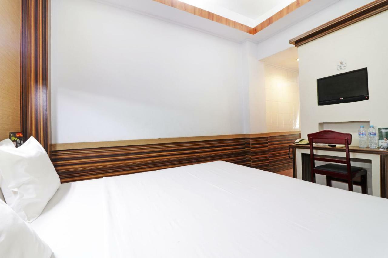 Mutiara Sari Hotel Макасар Екстериор снимка
