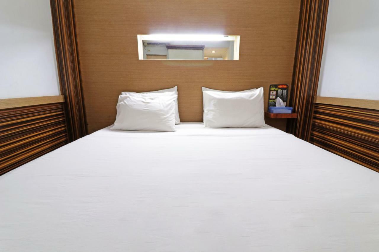 Mutiara Sari Hotel Макасар Екстериор снимка