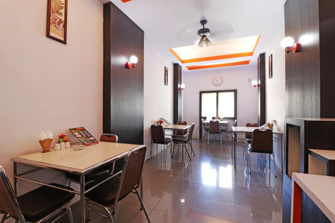 Mutiara Sari Hotel Макасар Екстериор снимка